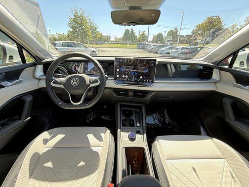 2025 Volkswagen Tiguan 2.0T SE 4MOTION