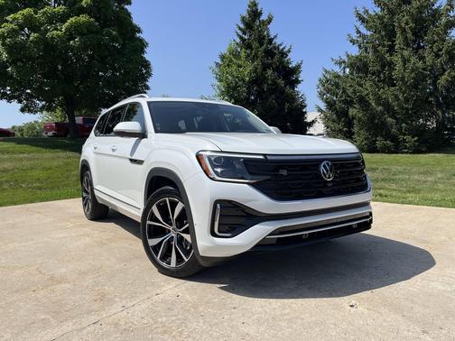 Opal White Pearl 2026 Volkswagen Atlas 2.0T SEL Premium R-Line 4MOTION