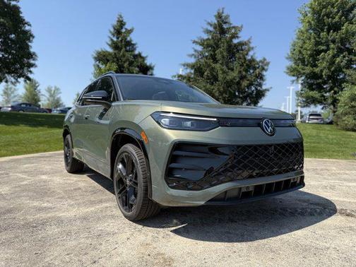 2026 Volkswagen Tiguan 2.0T SE R-Line Black 4MOTION