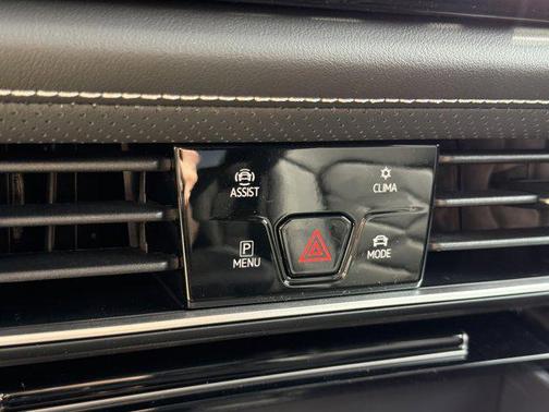2025 Volkswagen Atlas 2.0T SE w/Technology 4MOTION