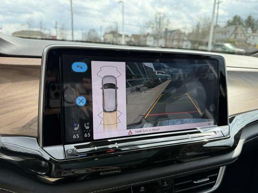 2025 Volkswagen Atlas 2.0T SE w/Technology 4MOTION
