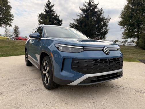 2025 Volkswagen Tiguan 2.0T SE 4MOTION