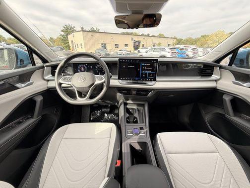 2025 Volkswagen Tiguan 2.0T SE 4MOTION