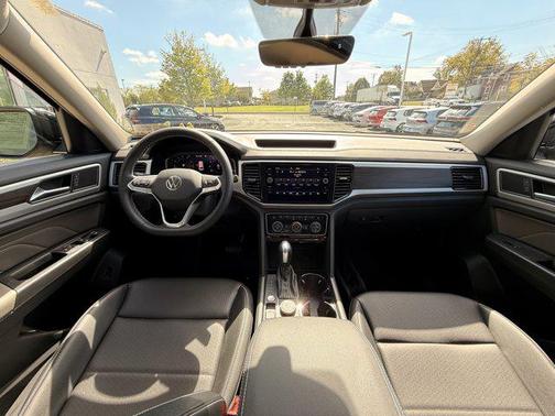 2023 Volkswagen Atlas 3.6L SE w/Technology