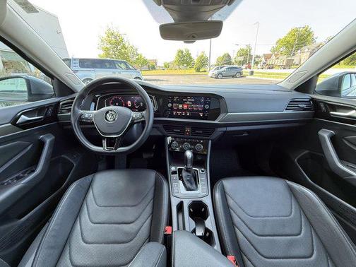 2019 Volkswagen Jetta 1.4T SEL Premium