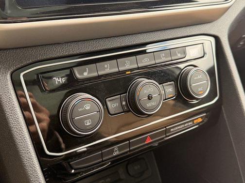 2023 Volkswagen Atlas Cross Sport 3.6L V6 SEL Premium R-Line