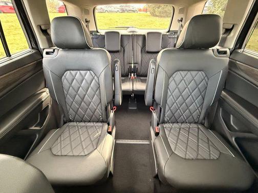 2026 Volkswagen Atlas 2.0T SEL Premium R-Line 4MOTION