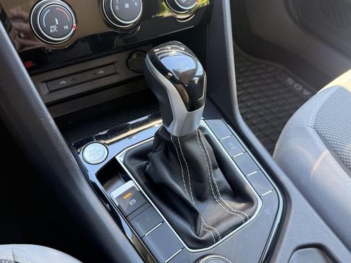 White 2023 Volkswagen Taos 1.5T S