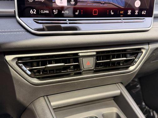 Platinum Gray Metallic 2026 Volkswagen Tiguan 2.0T SE 4MOTION