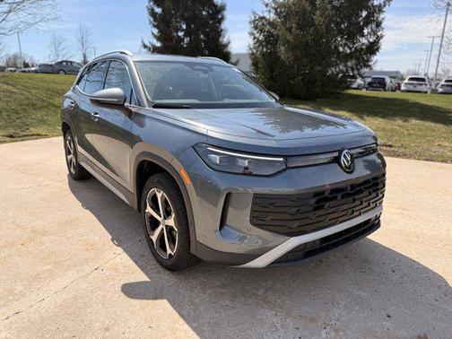 Platinum Gray Metallic 2026 Volkswagen Tiguan 2.0T SE 4MOTION