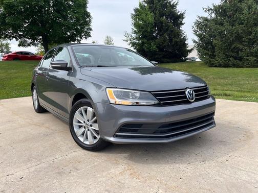 Gray 2016 Volkswagen Jetta 1.4T SE