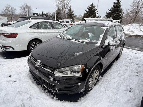 2015 Volkswagen Golf SportWagen TSI S 4-Door