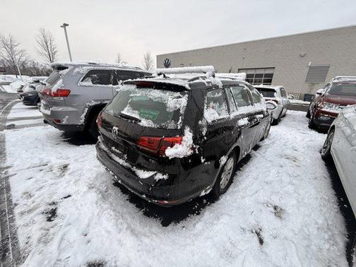 2015 Volkswagen Golf SportWagen TSI S 4-Door