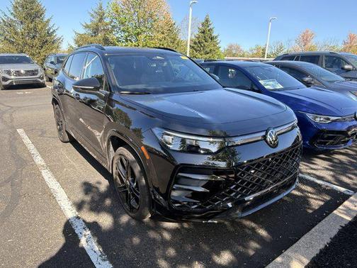Black 2025 Volkswagen Tiguan 2.0T SE R-Line Black 4MOTION
