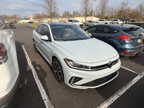 Gray 2026 Volkswagen Jetta 1.4T SE