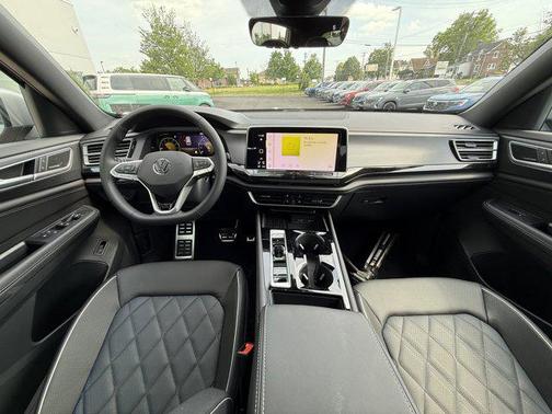 2025 Volkswagen Atlas Cross Sport 2.0T SEL Premium