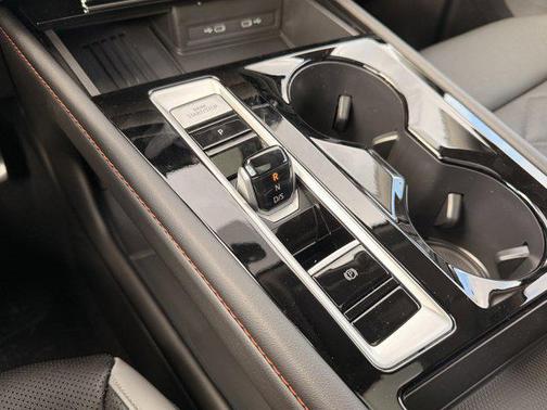 Opal White Pearl 2026 Volkswagen Atlas Peak Edition