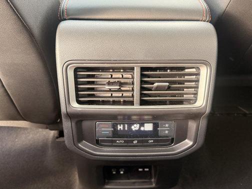 Opal White Pearl 2026 Volkswagen Atlas Peak Edition