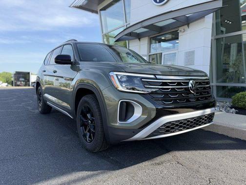 2025 Volkswagen Atlas 2.0T Peak Edition