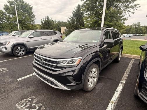 Deep Black Pearl 2023 Volkswagen Atlas 2.0T SE w/Technology 4MOTION