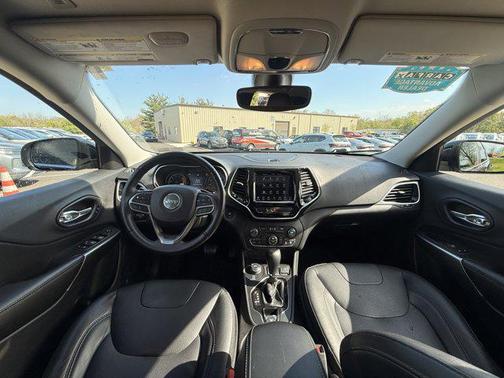 Diamond Black Crystal Pearlcoat 2019 Jeep Cherokee Limited