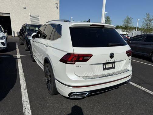 2022 Volkswagen Tiguan 2.0T SEL R-Line 4MOTION