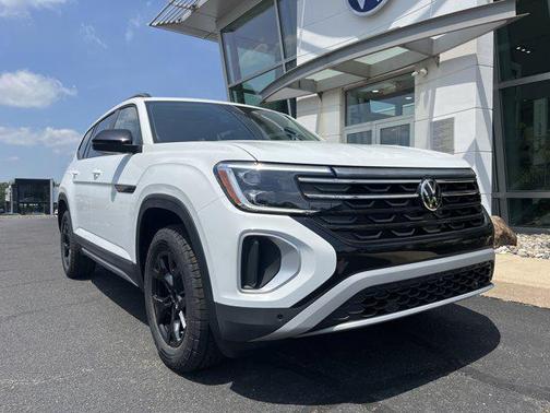 2025 Volkswagen Atlas 2.0T Peak Edition