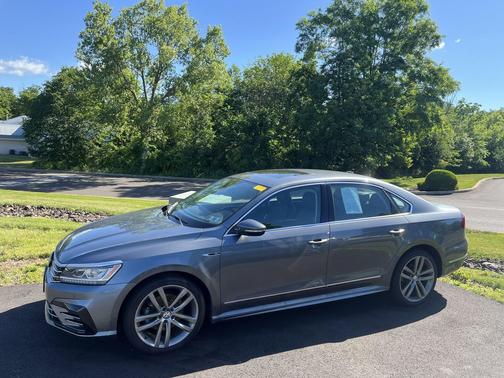 Gray 2019 Volkswagen Passat 2.0T R-Line