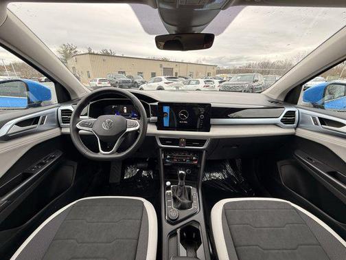 Cornflower Blue 2026 Volkswagen Taos SE