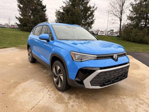 Cornflower Blue 2026 Volkswagen Taos SE