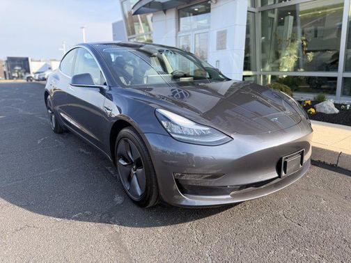 Midnight Silver Metallic 2019 Tesla Model 3 Standard Range Plus