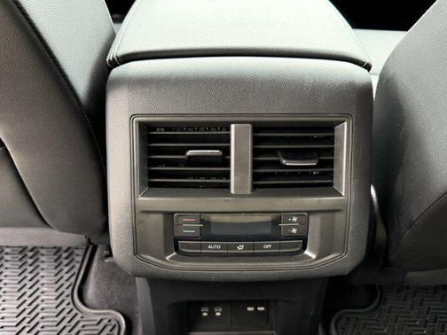 2022 Volkswagen Atlas 2.0T SE w/Technology 4MOTION