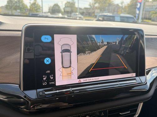 2025 Volkswagen Atlas 2.0T SE w/Technology 4MOTION