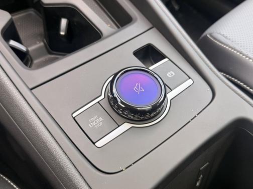 deep black pearl 2026 Volkswagen Tiguan 2.0T SE