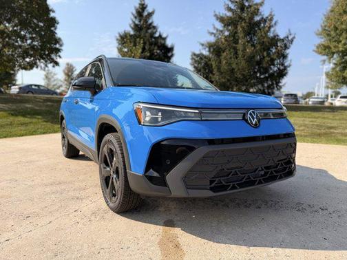 2025 Volkswagen Taos 1.5T SE Black