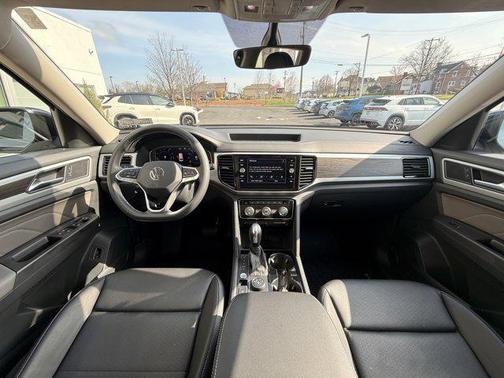 2023 Volkswagen Atlas 3.6L SE w/Technology