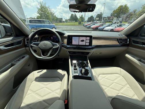 2025 Volkswagen Atlas 2.0T SE w/Technology 4MOTION