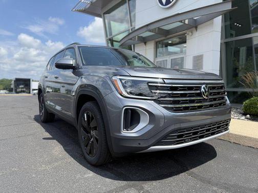 2025 Volkswagen Atlas 2.0T SE w/Technology 4MOTION