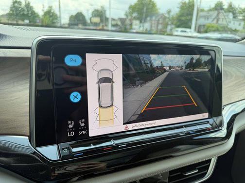 2025 Volkswagen Atlas 2.0T SE w/Technology 4MOTION
