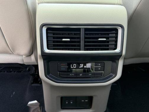 2025 Volkswagen Atlas 2.0T SE w/Technology 4MOTION