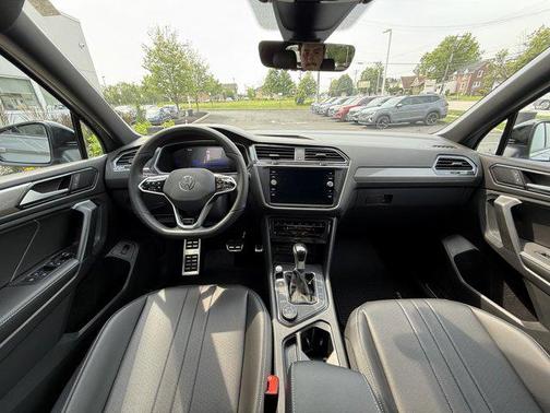2024 Volkswagen Tiguan 2.0T SE R-Line Black 4MOTION