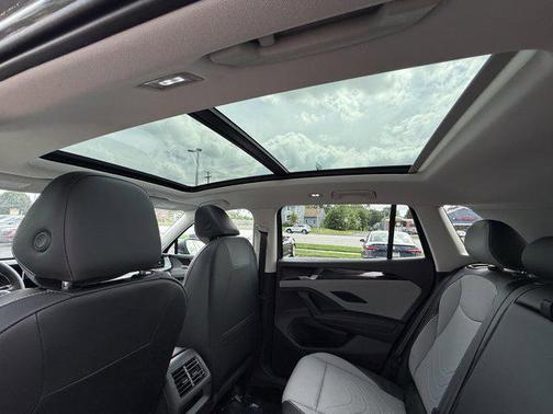 2025 Volkswagen Tiguan 2.0T SE 4MOTION