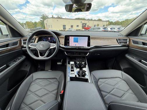 2026 Volkswagen Atlas 2.0T SE w/Technology 4MOTION