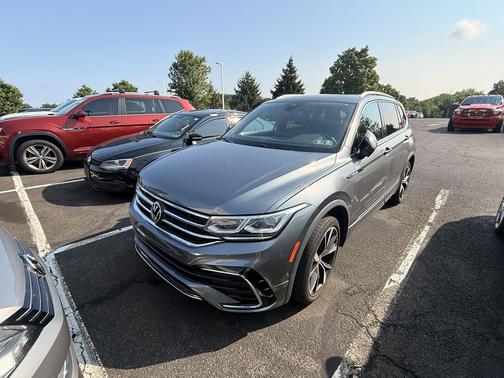 Gray 2022 Volkswagen Tiguan 2.0T SEL R-Line 4MOTION
