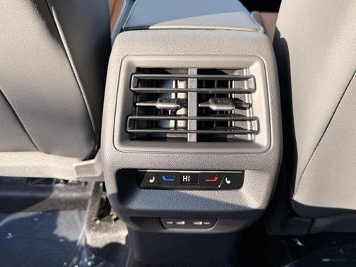 2026 Volkswagen Tiguan 2.0T SEL R-Line 4MOTION