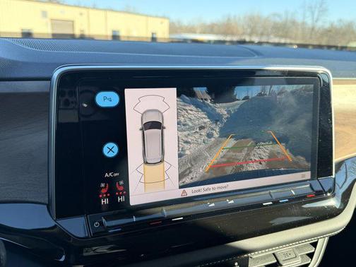 2025 Volkswagen Atlas 2.0T SE w/Technology 4MOTION