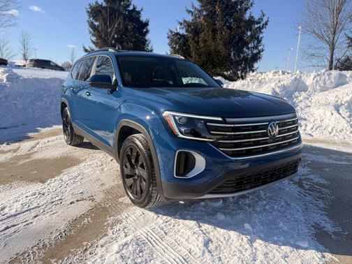 2025 Volkswagen Atlas 2.0T SE w/Technology 4MOTION