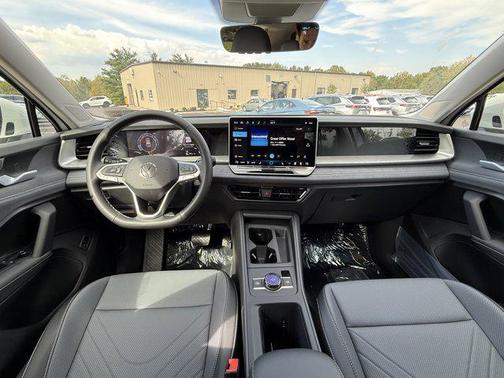 2025 Volkswagen Tiguan 2.0T SE 4MOTION