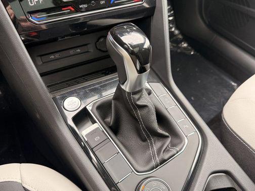 Pyrite Silver Metallic 2026 Volkswagen Taos SE
