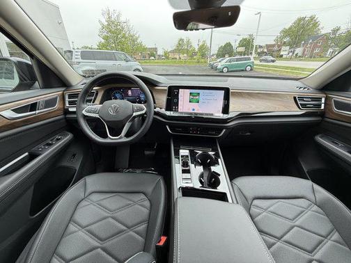 2025 Volkswagen Atlas 2.0T SE w/Technology 4MOTION